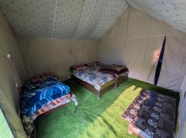 Crystal Peak Camp chopta, Hotel in Sari