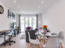 Hatfield Gem - 1 Bed with FREE Parking near Uni, Business Park & City Center, Big savings on Longer Stays