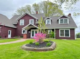 Cedarway Riverview Estate-by Brudenell River overseeing golf course