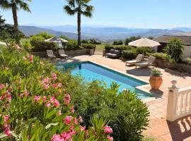 Cortijo la Pura Boutique B&B