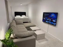 AURUM LIVING - Near Airport