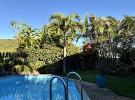 La Case Mont Vert - Tropical haven with pool, hotel i Petite-Île