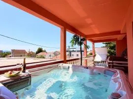 Apartments Fraj with Jacuzzi