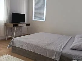 Boutique apartment family 8