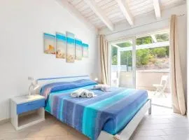Romantica casa al mare con piscina in Sardegna