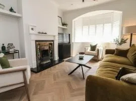 11 Sandhurst Avenue