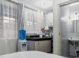 Urban Haven Suites, hotel em Juja