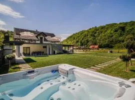 Villa Loti Apartment With Private Hot Tub