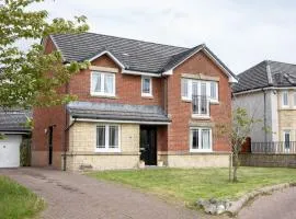 Comfortable & Fabulous Family Home with Garden - Pass the Keys