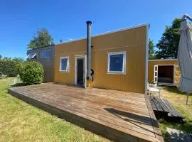 Bright Holiday Home Close To The Sea