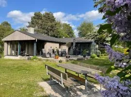 Lovely Holiday Home Close To The Beach And Nature