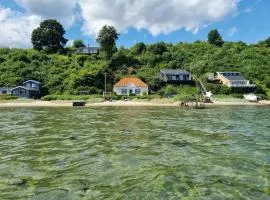 Exclusive Location At The Waters Edge