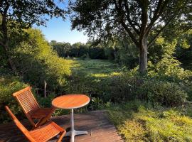 Summer House With Terrace Overlooking Nature, hotel di Tikøb