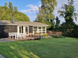 Lovely Bright Summer House Close To The Beach, hotel v destinaci Rødvig