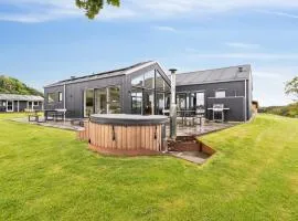 Lovely New-Built Cottage Near Sea
