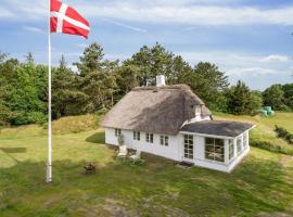 Cozy Cottage With View Of The Wadden Sea, hotel di Bolilmark