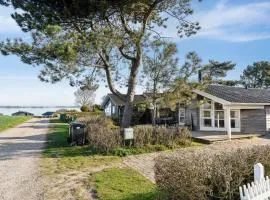 Hyggeligt Sommerhus Med Havudsigt