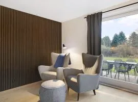 Beautiful Newly Renovated Summer House By The Sea
