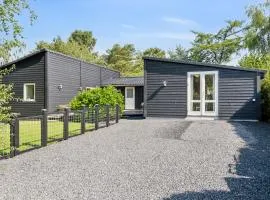 Lovely Summer House Close To Stillinge Beach