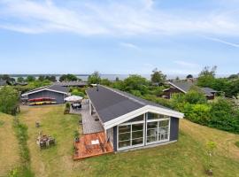 Cozy And Large Summer House Near Roskilde Fjord, hotel i Ølsted