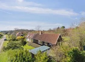 Idyllic Holiday Home Near Cliffs And Beach