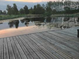 Lakefront Luxury Holiday Retreat With Cozy Loft, hotel a Stubbekøbing