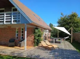 Family-Friendly Home Near Beach Forest Harbour