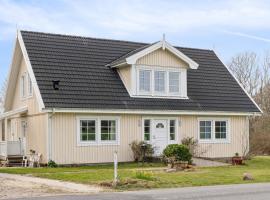 Spacious Villa In The Countryside Near The Beach, hotel i Fakse Ladeplads