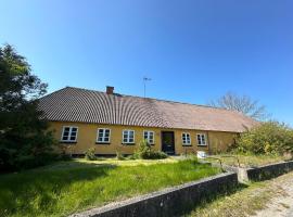 Cozy Older Property On Ærø, Hotel in Søby