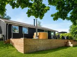 Holiday Idyll At Dejret Klit Hot Tub