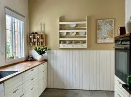 Spacious Holiday Home Near Beach And Nature