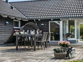 Luxurious Family-Friendly Holiday Home With Spa