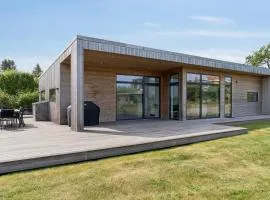 Sea View And Comfort In Architect-Designed Home