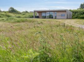 Sea View And Comfort In Architect-Designed Home, hótel í Sandvig