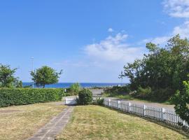Lovely Holiday Flat Close To The Beach, hotelli kohteessa Sandvig