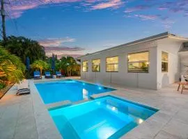 Private Heated Pool & Spa Designer By the Beach