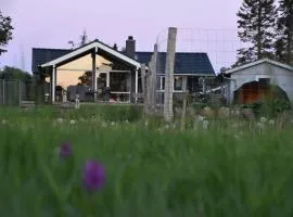 Front-Row Summerhouse With View And Big Garden