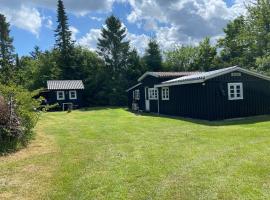 A Cozy Older Summerhouse On A Small Island, hotel em Orø