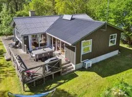 Cozy Holiday Home Near Beach And Town Life