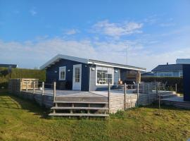 Lovely Cottage Close To The Water, hotel a Karrebæksminde
