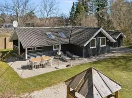 Lovely Cottage Close To A Beautiful Beach