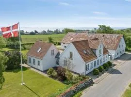 Large Holiday Home For 18 People On South Funen