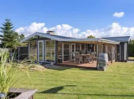 Close To The Beach With Outdoor Spa