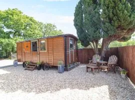 Lake View Shepherds Hut
