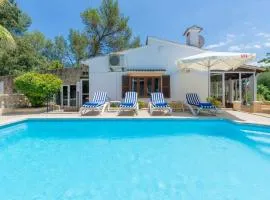 YourHouse Crestaix finca with pool