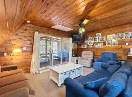 Chalet #50 Near Courts & Family Resort Fun