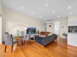 Luxury Townhouse 7km close to the City, hotel din Braybrook