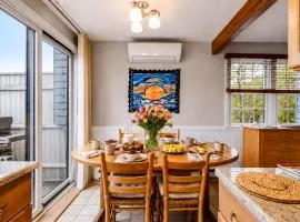 *NEW* West End Artsy Gem, Private Patio, Parking