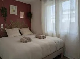 Studio cosy - terrasse privative - lit queen size