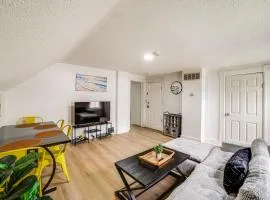 Walkable Apt in Dtwn Michigan City! 2 Mi to Beach